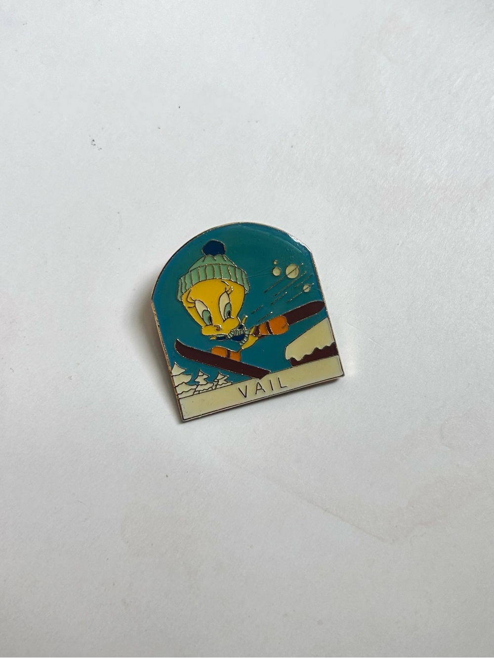 Tweety Skiing Enamel Pin - Vail